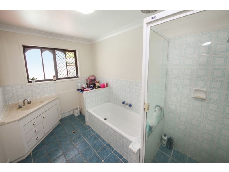 32 Holder Street, Wishart QLD 4122