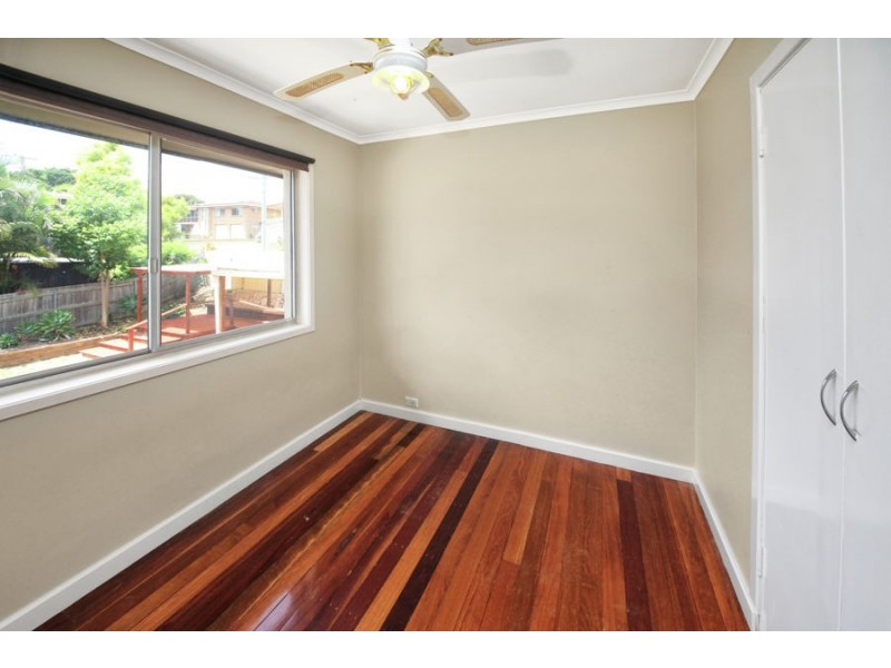 54 Luprena Street, Mansfield QLD 4122