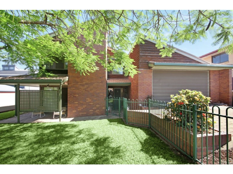 33 Brochet Street, Mansfield QLD 4122