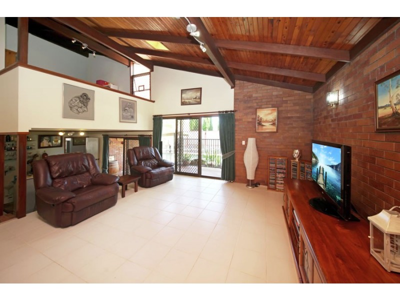 33 Brochet Street, Mansfield QLD 4122