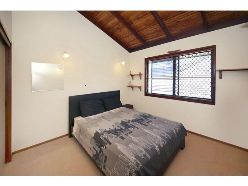 33 Brochet Street, Mansfield QLD 4122