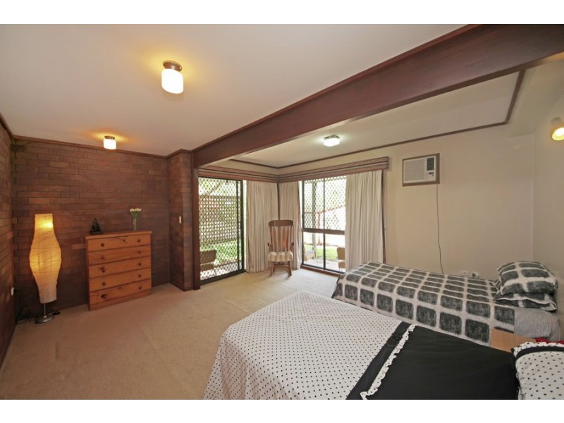 33 Brochet Street, Mansfield QLD 4122