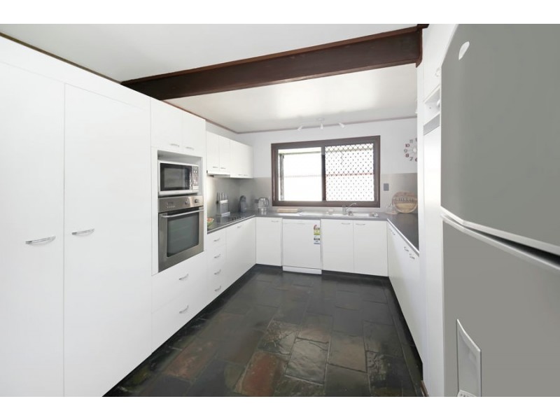 33 Brochet Street, Mansfield QLD 4122