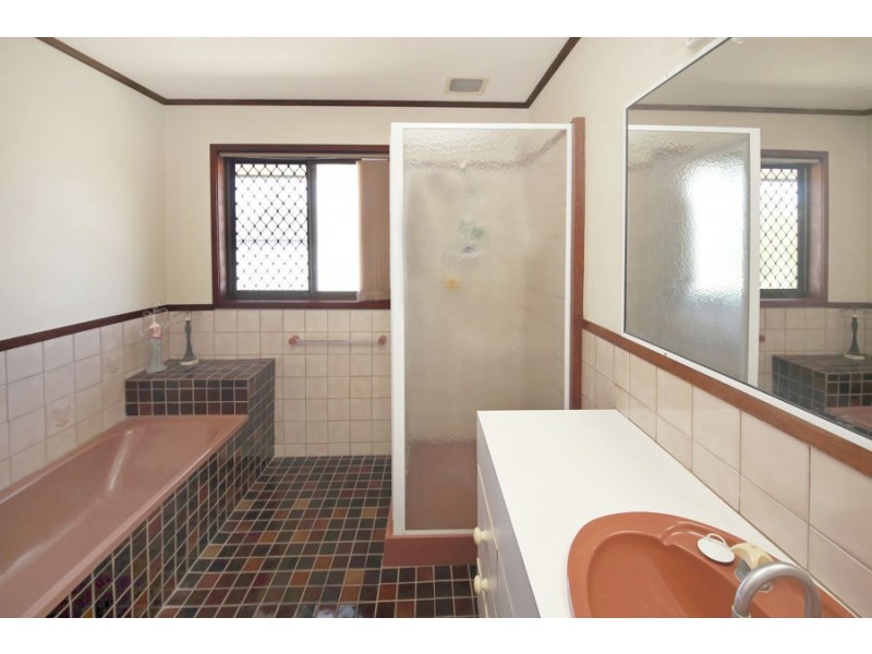 33 Brochet Street, Mansfield QLD 4122