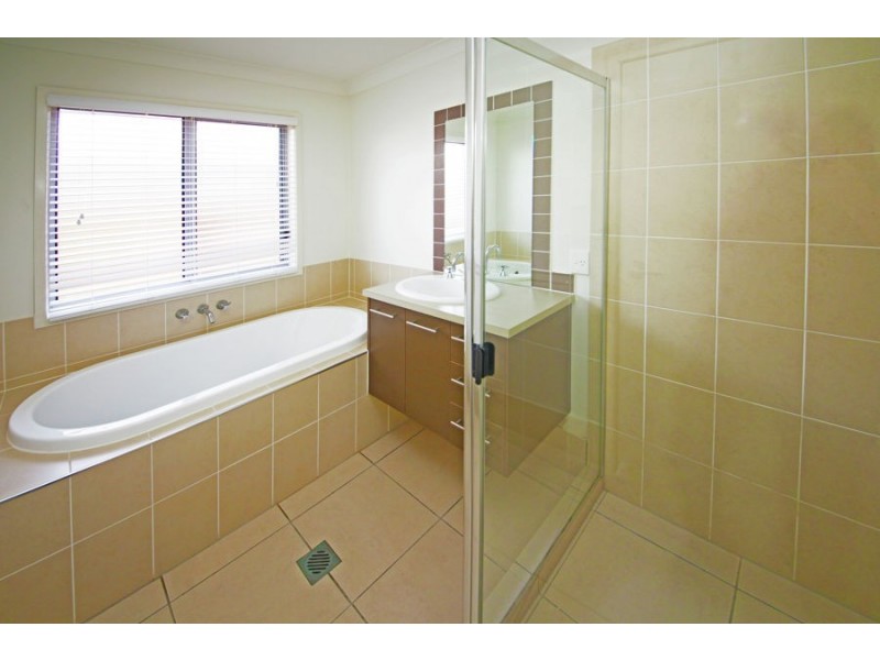 12 Lillypilly Court, Helensvale QLD 4212