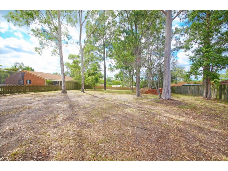 25 Eastwood Drive, Mansfield QLD 4122