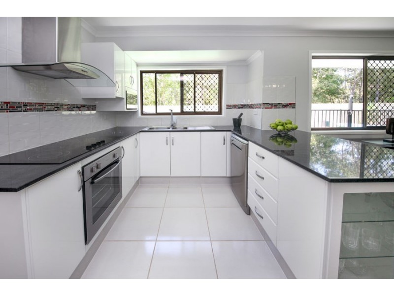 49 Kenora Street, Mansfield QLD 4122