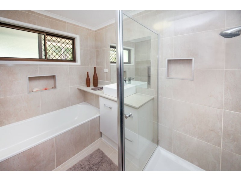 49 Kenora Street, Mansfield QLD 4122