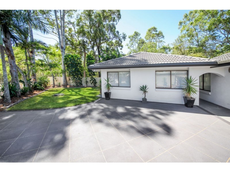 49 Kenora Street, Mansfield QLD 4122