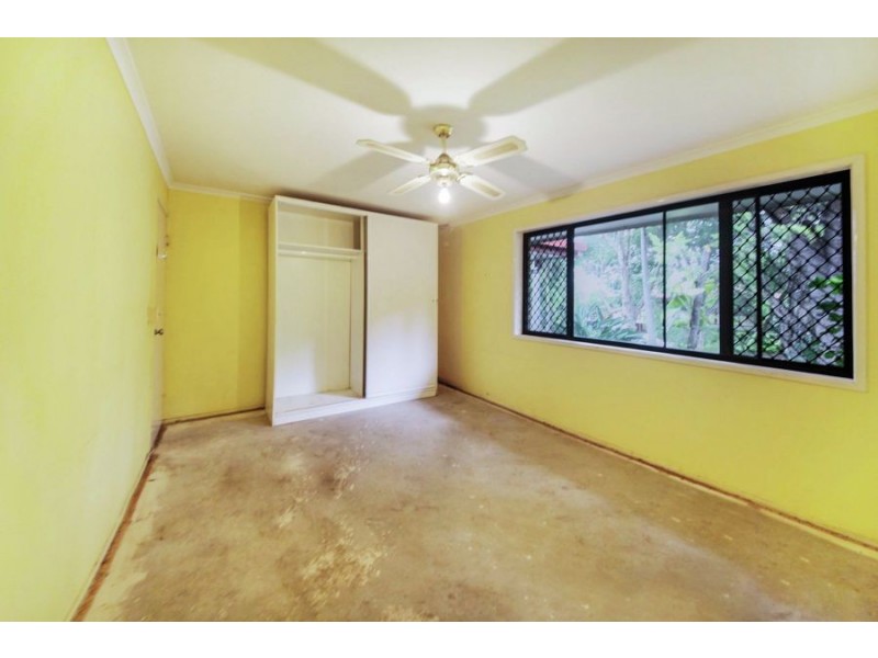 6 Avenell Street, Wishart QLD 4122