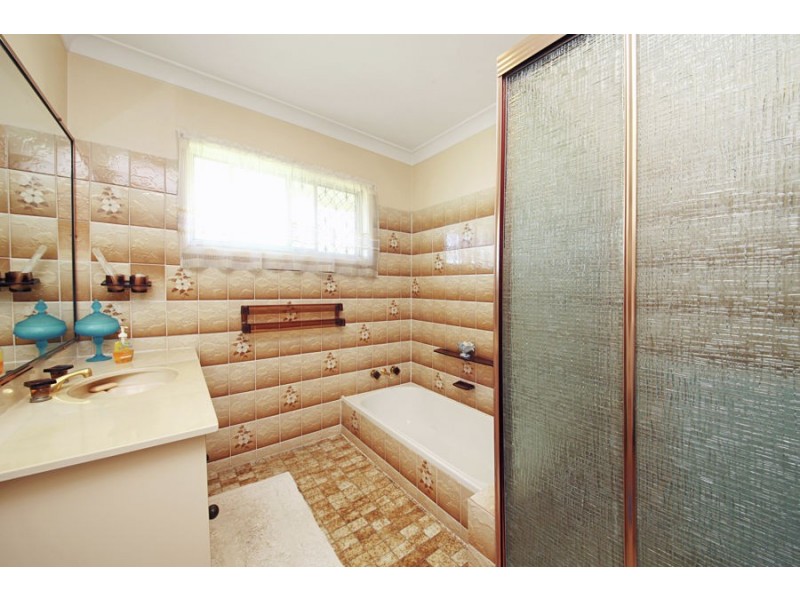 23 Tandanya Street, Mansfield QLD 4122