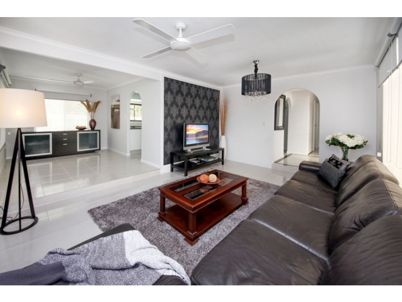 49 Kenora Street, Mansfield QLD 4122