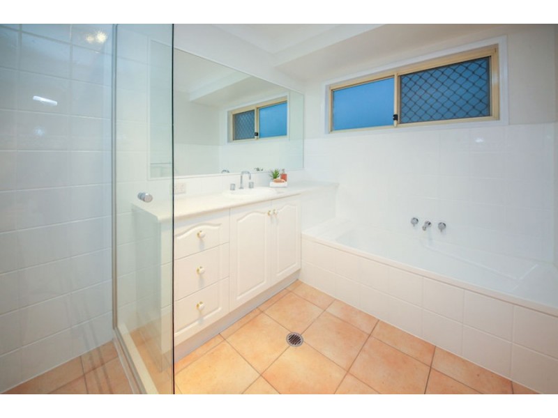 35 Kentwell Place, Wishart QLD 4122