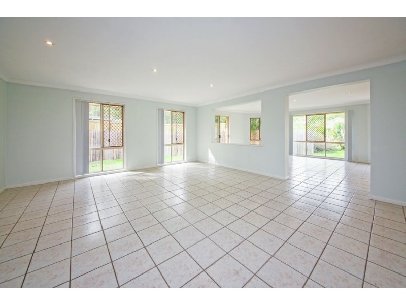 17 Wattle Close, Mackenzie QLD 4156