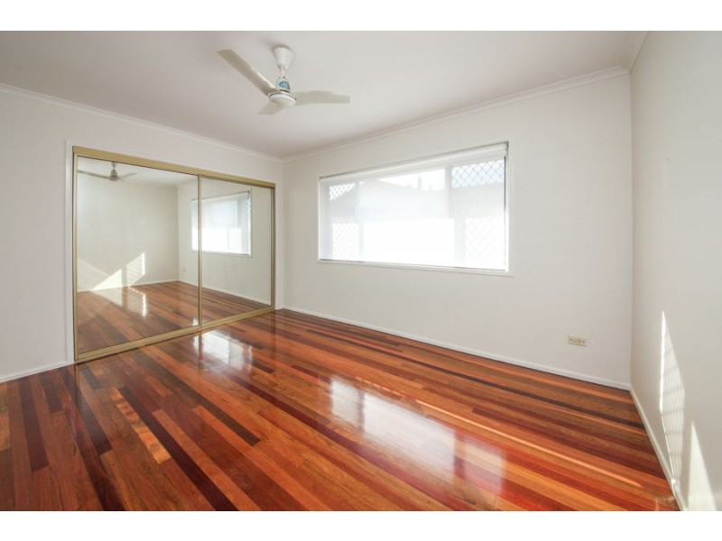 7 Honeysuckle Street, Mansfield QLD 4122