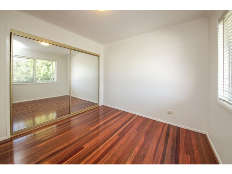 7 Honeysuckle Street, Mansfield QLD 4122