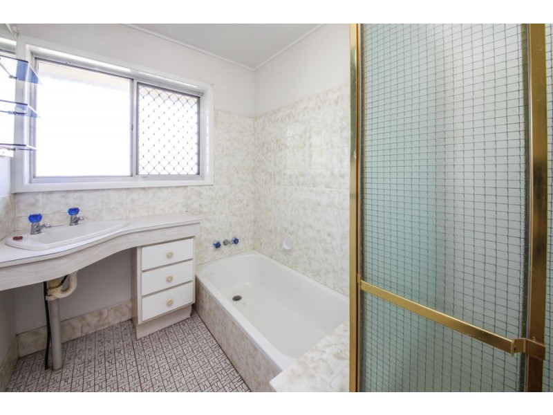 7 Honeysuckle Street, Mansfield QLD 4122