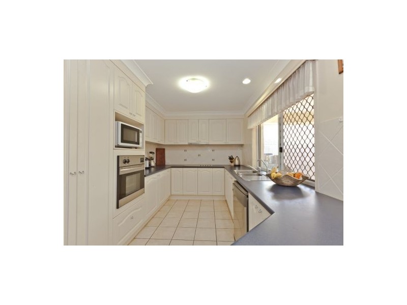 121 Bordeaux Street, Eight Mile Plains QLD 4113