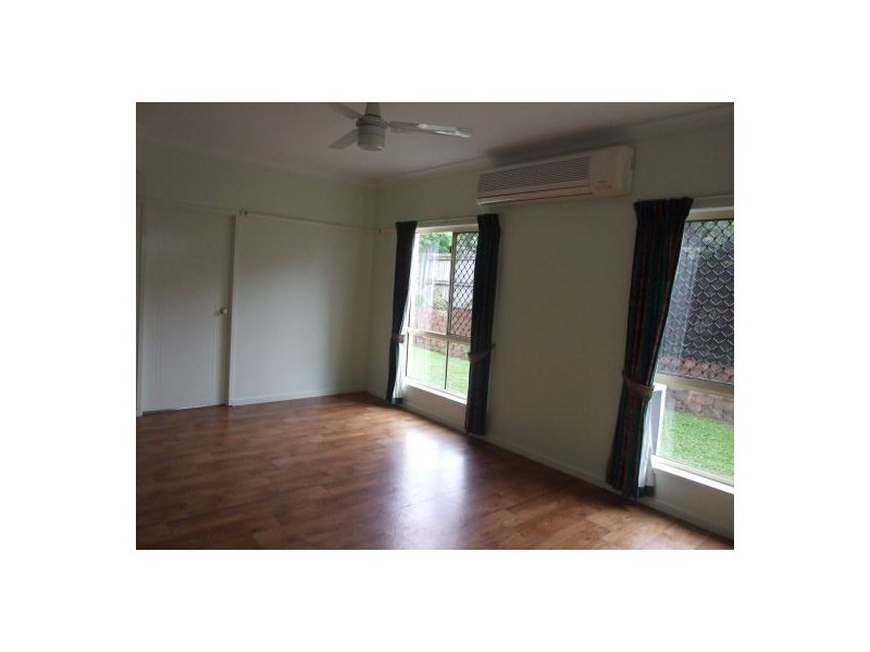 11 Pleasant Place, Wishart QLD 4122