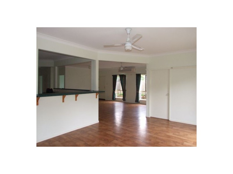 11 Pleasant Place, Wishart QLD 4122