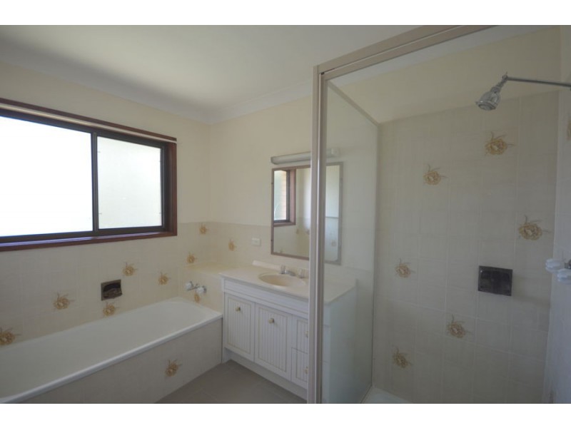 10 Calanda Street, Wishart QLD 4122