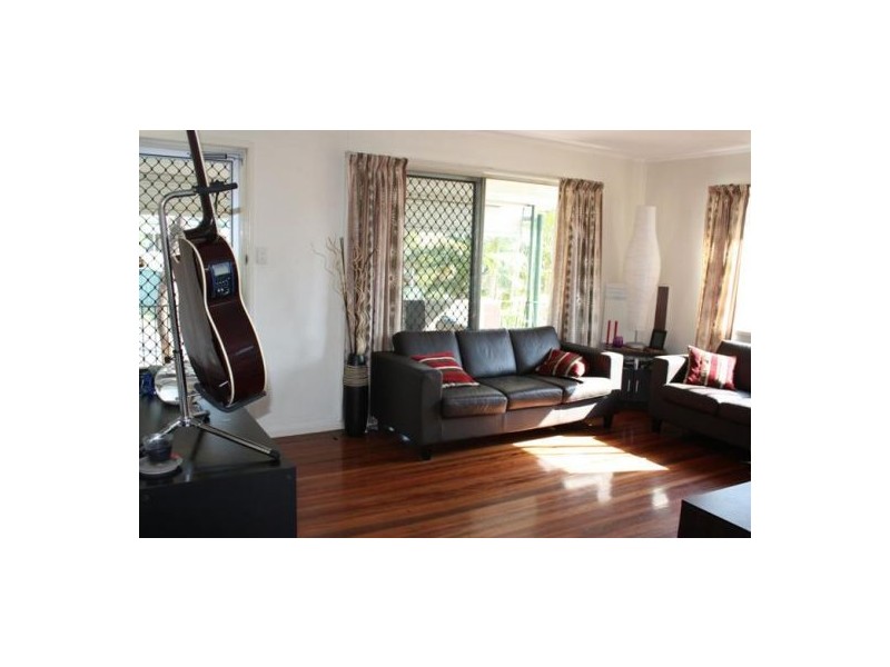 72 Pareena Crescent, Mansfield QLD 4122