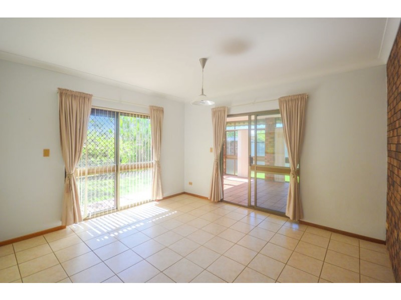 6 Carbora Street, Mansfield QLD 4122