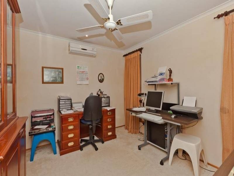 11 Calanda Street, Wishart QLD 4122