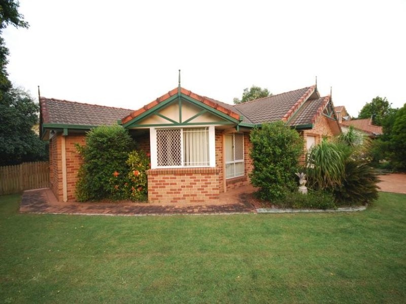 2 Rembrandt Way, Mackenzie QLD 4156