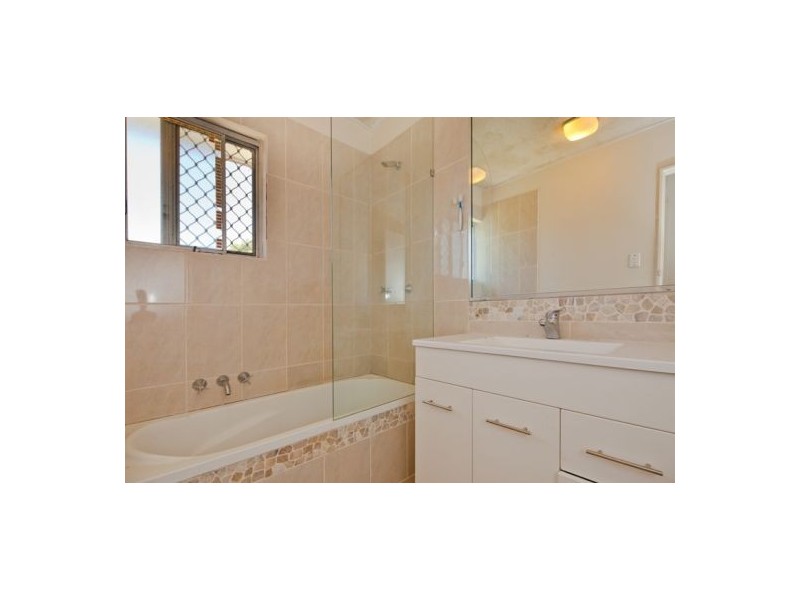 4 Silex Street, Mansfield QLD 4122