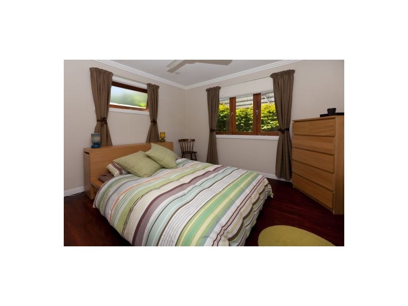 19 Hillcroft St, Mount Gravatt East QLD 4122