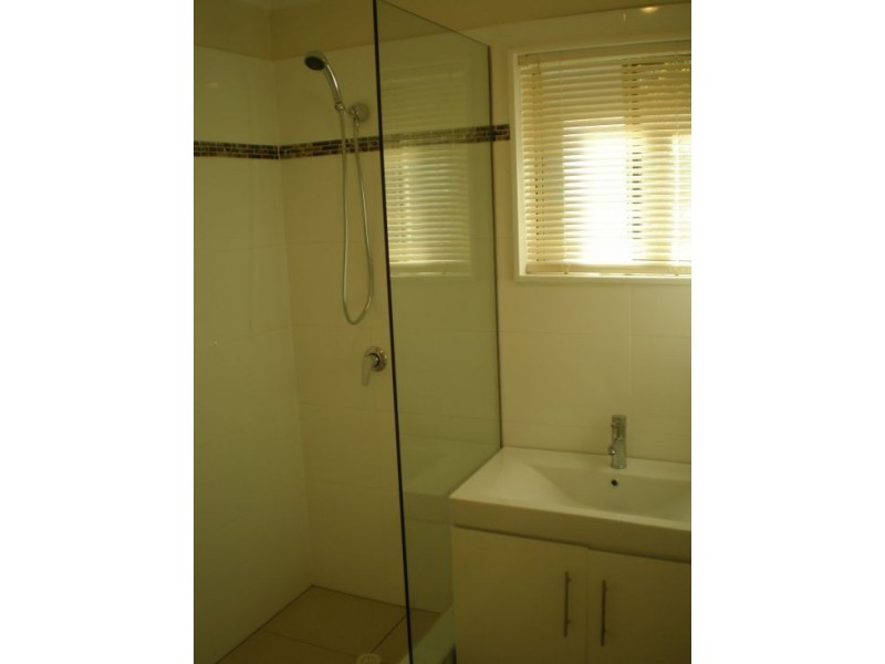 2/9 Grout Street, Macgregor QLD 4109