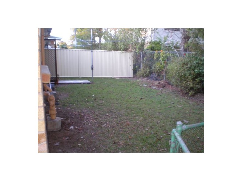 2/9 Grout Street, Macgregor QLD 4109