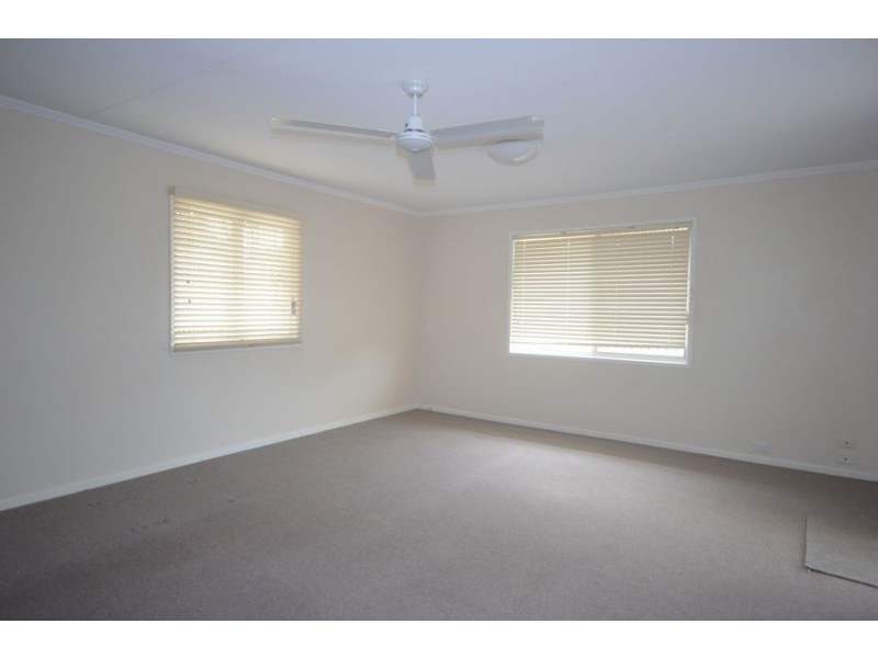 12 Dirkala Street, Mansfield QLD 4122