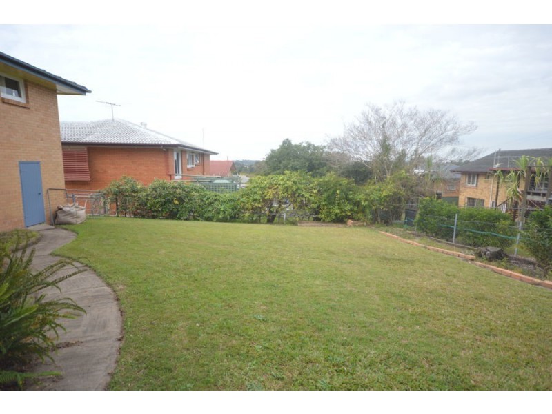 12 Dirkala Street, Mansfield QLD 4122