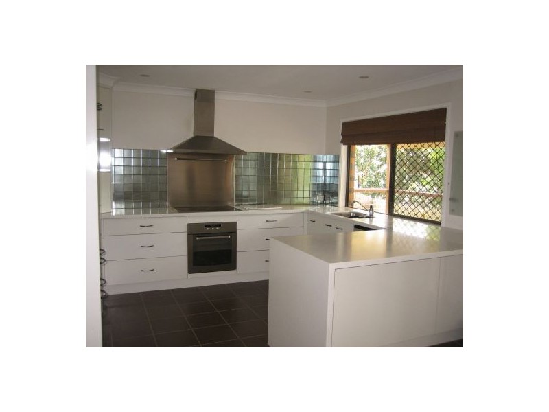 5 Saville Street, Eight Mile Plains QLD 4113