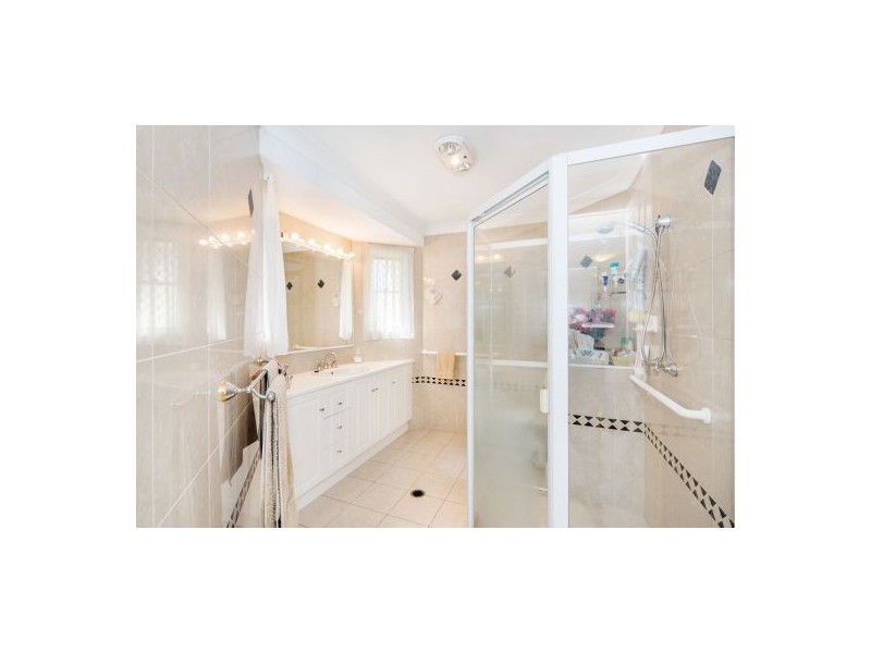 122 Kavanagh Road, Wishart QLD 4122