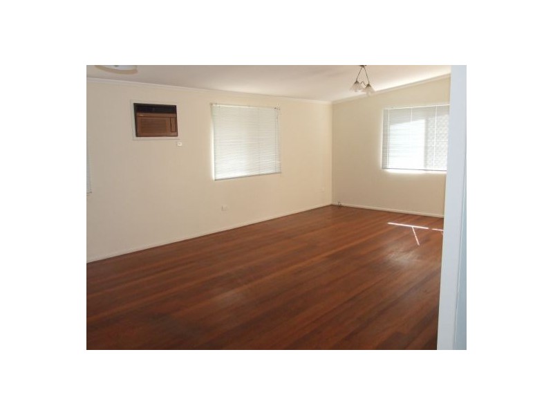 35 Curfew Street, Upper Mount Gravatt QLD 4122