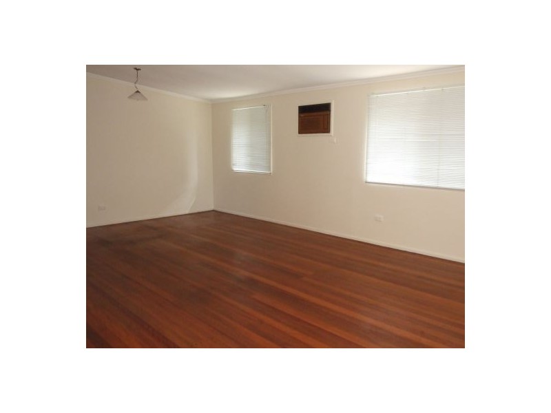 35 Curfew Street, Upper Mount Gravatt QLD 4122