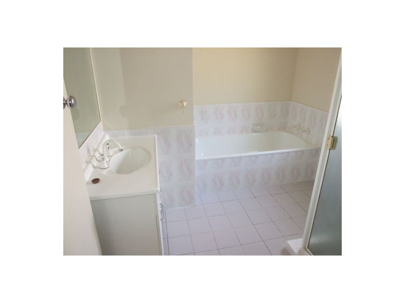 35 Curfew Street, Upper Mount Gravatt QLD 4122