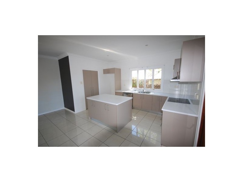 26 Wishart Road, Wishart QLD 4122