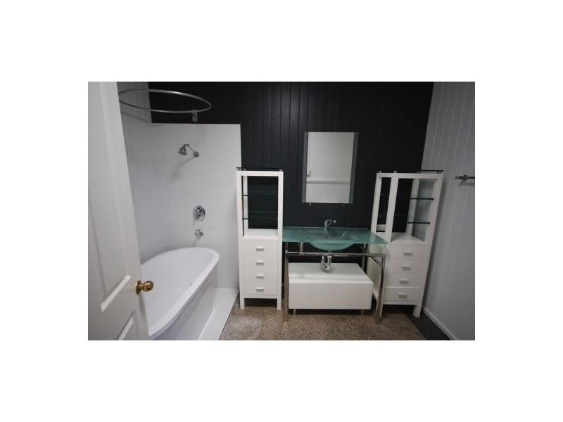 26 Wishart Road, Wishart QLD 4122