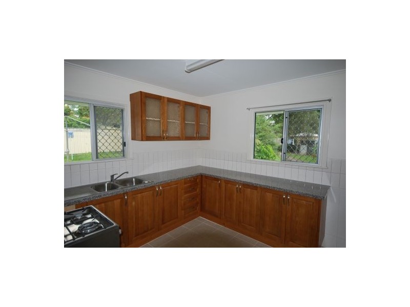 4 Tegula St, Mansfield QLD 4122