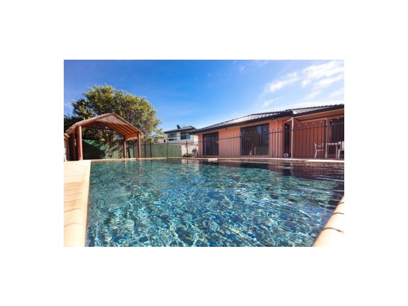 15 Cotswold Place, Wishart QLD 4122