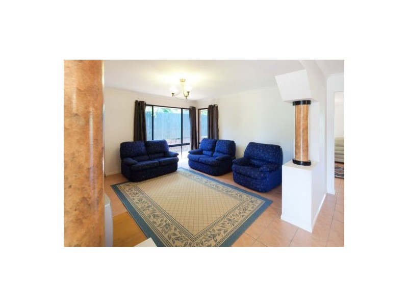 15 Cotswold Place, Wishart QLD 4122