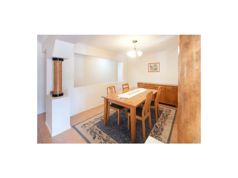 15 Cotswold Place, Wishart QLD 4122