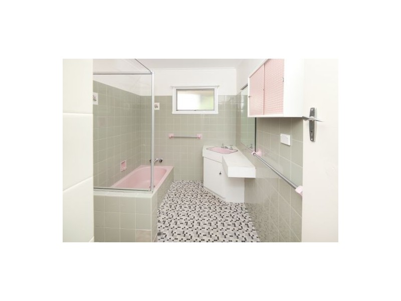 237 Broadwater Road, Mansfield QLD 4122