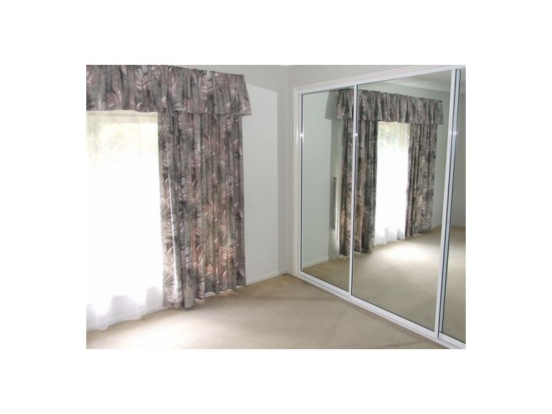 8 Larrell Close, Eight Mile Plains QLD 4113