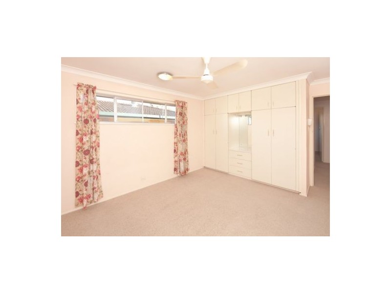 8 Colombo Street, Wishart QLD 4122