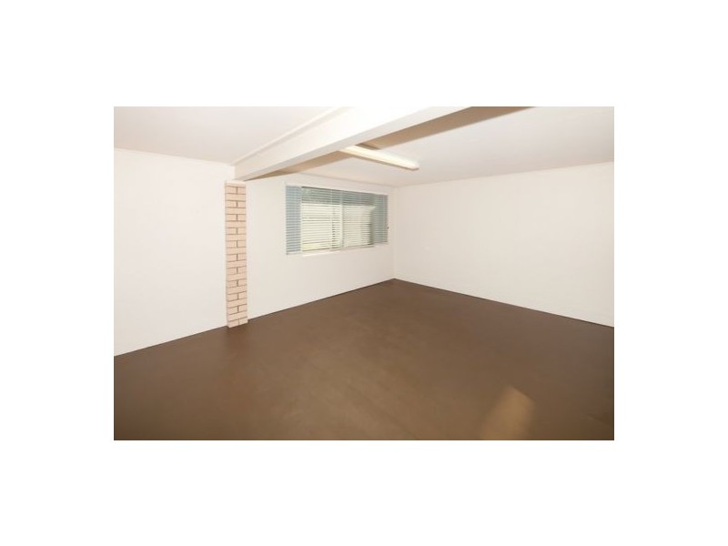 8 Colombo Street, Wishart QLD 4122